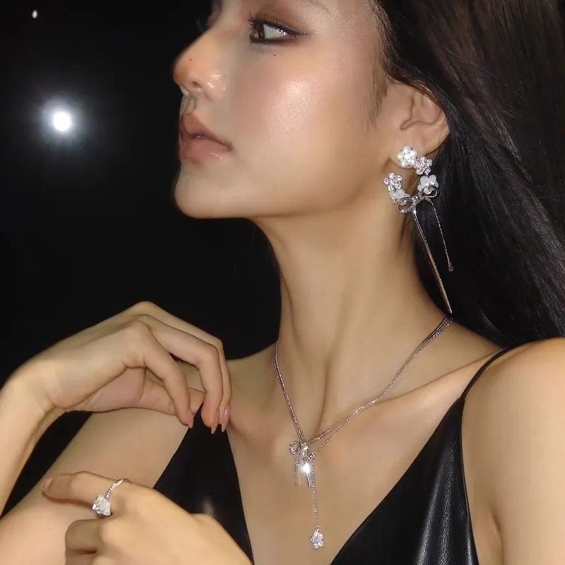 BOONEE ALUS White Gold Plated Copper Earrings Women's-1