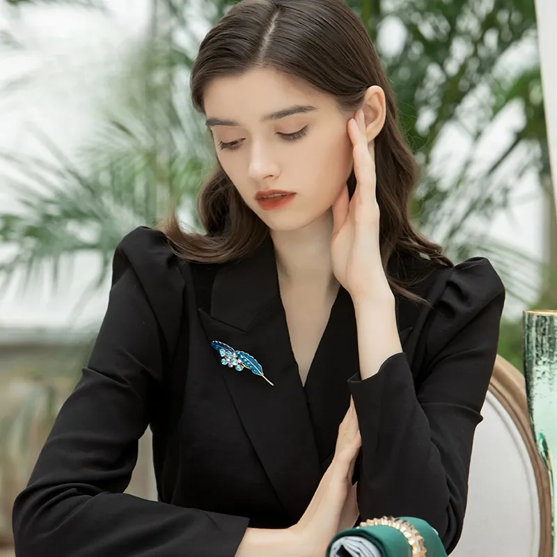 Lan Ying Crystal Brooches Women's-1