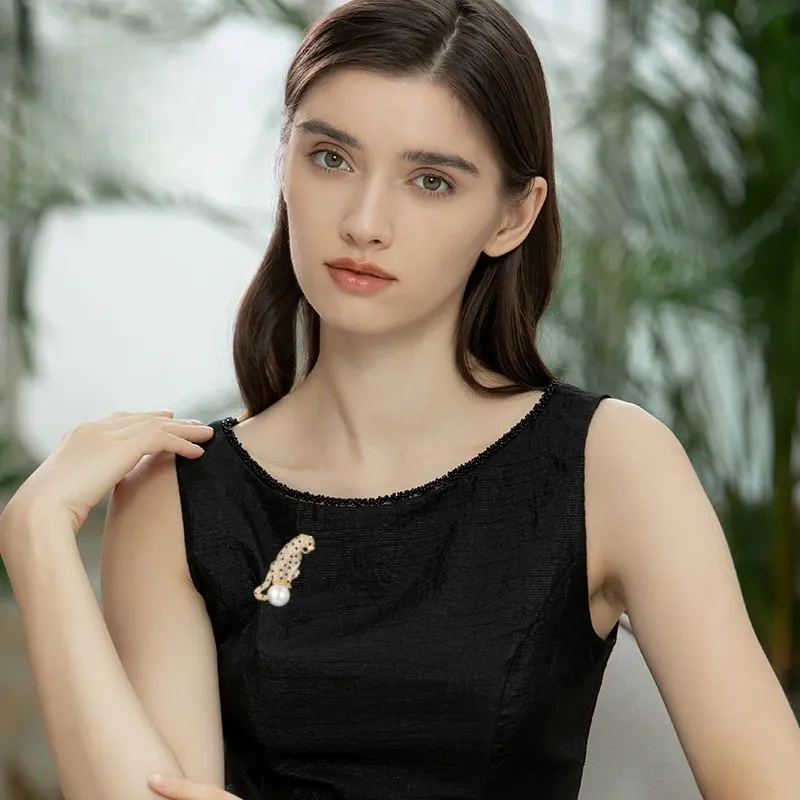 Lan Ying Crystal Brooch Luxury Niche Women's-1
