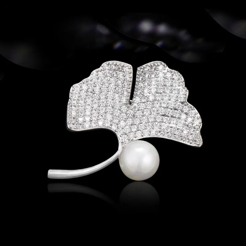 Lan Ying Crystal/Alloy Brooches Unisex-4