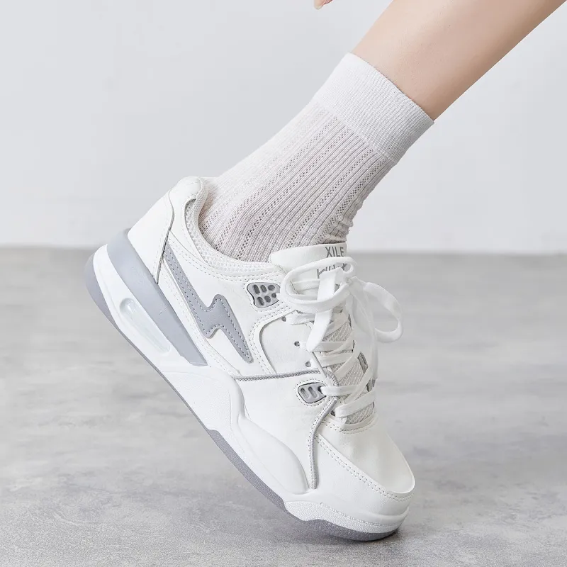 Komanic White Sneakers Wear resistant And Lightweight Low Top Skateboard Shoes Women's-24