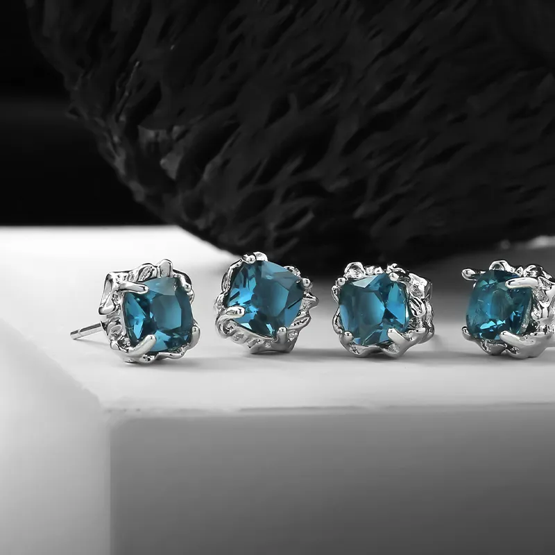 KING OF BLING Alloy With Zircon Stud Earrings Unisex-1