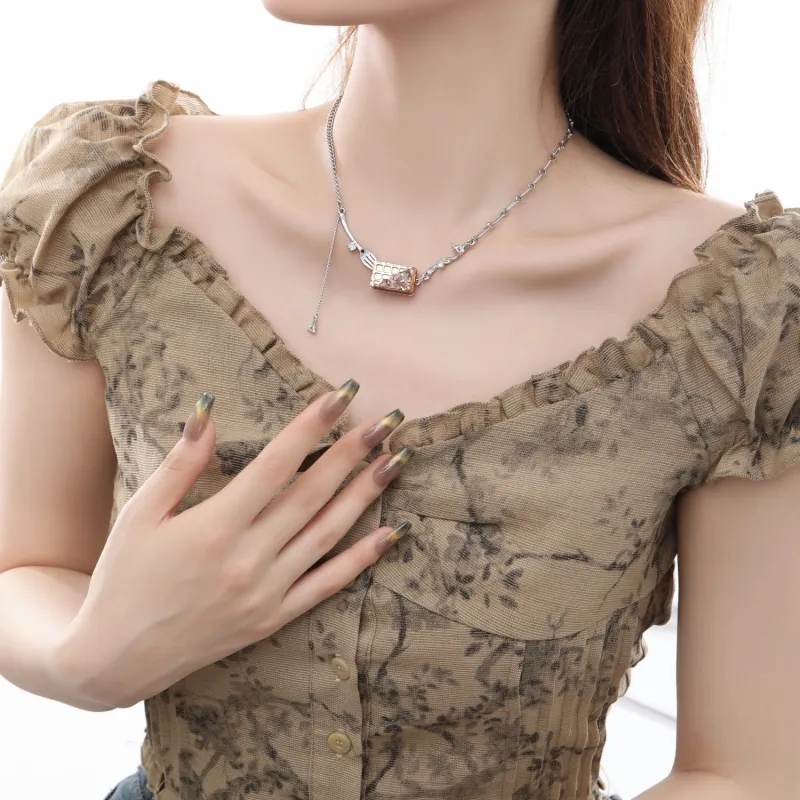 KING OF BLING Alloy, Oil Drip, Zircon, Mother Of Pearl Necklaces Women's-5