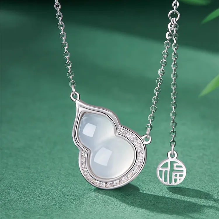 CHINA GOLD Chalcedony Jade Necklaces Women's-1