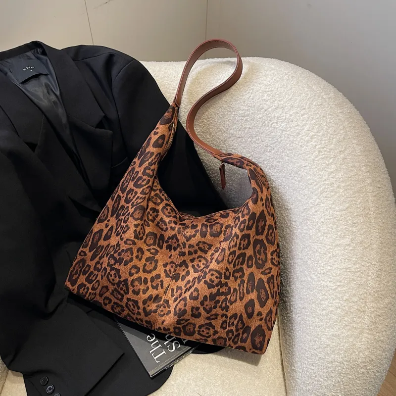 Meow In The Grass Suede Shoulder Bag Women's Black/Coffee/Brown-15