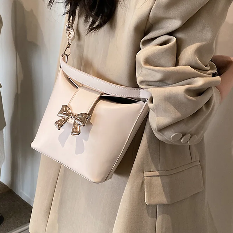 Meow in the grass Handbags-10