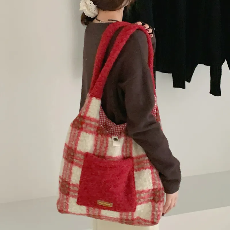 Meow In The Grass Woolen Tote Bag, Shoulder Bag Women's Red-4