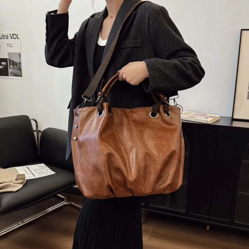 Meow In The Grass PU Shoulder Bag Women's Brown/Coffee-3