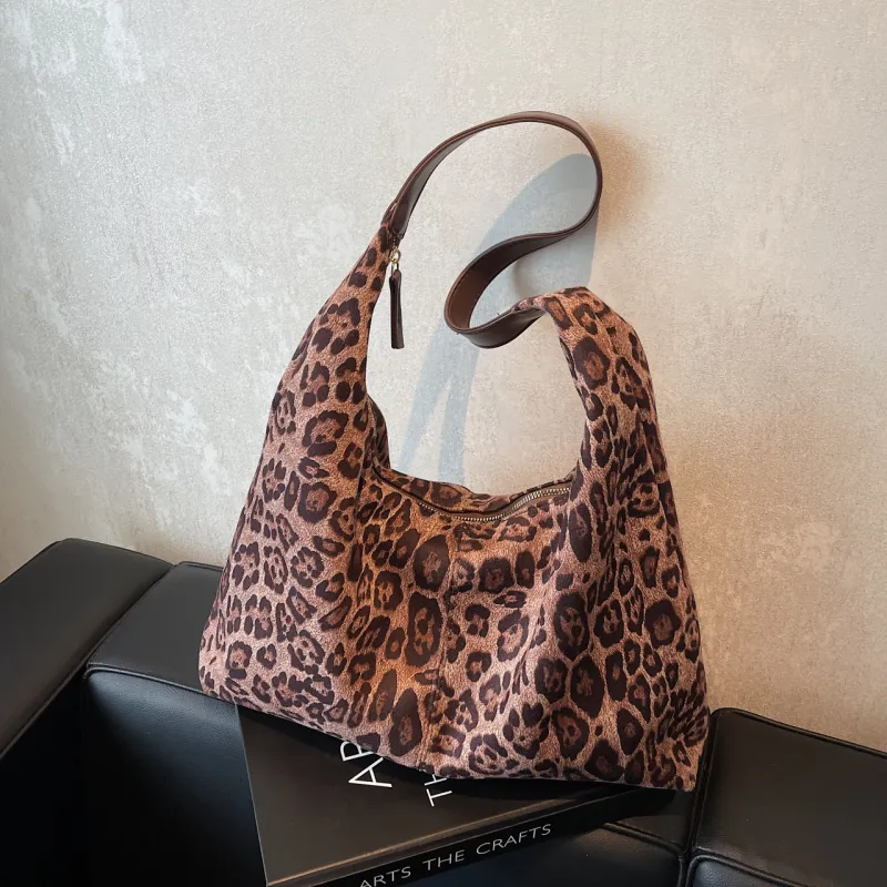 Meow In The Grass Suede Shoulder Bag Women's Black/Coffee/Brown-7