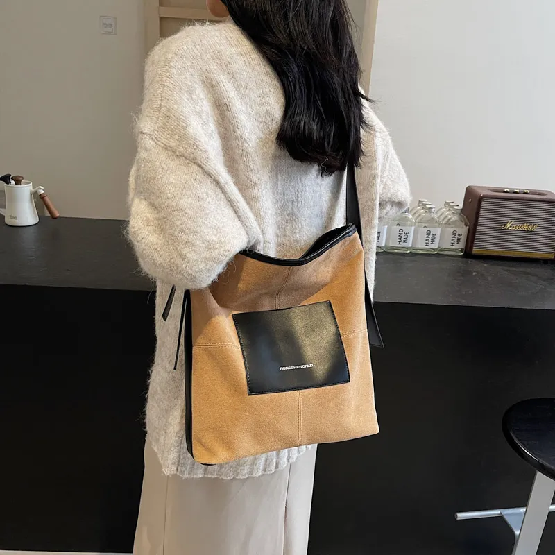 Meow In The Grass Synthetic Leather Shoulder Bag Regular Women's Multicolor-10