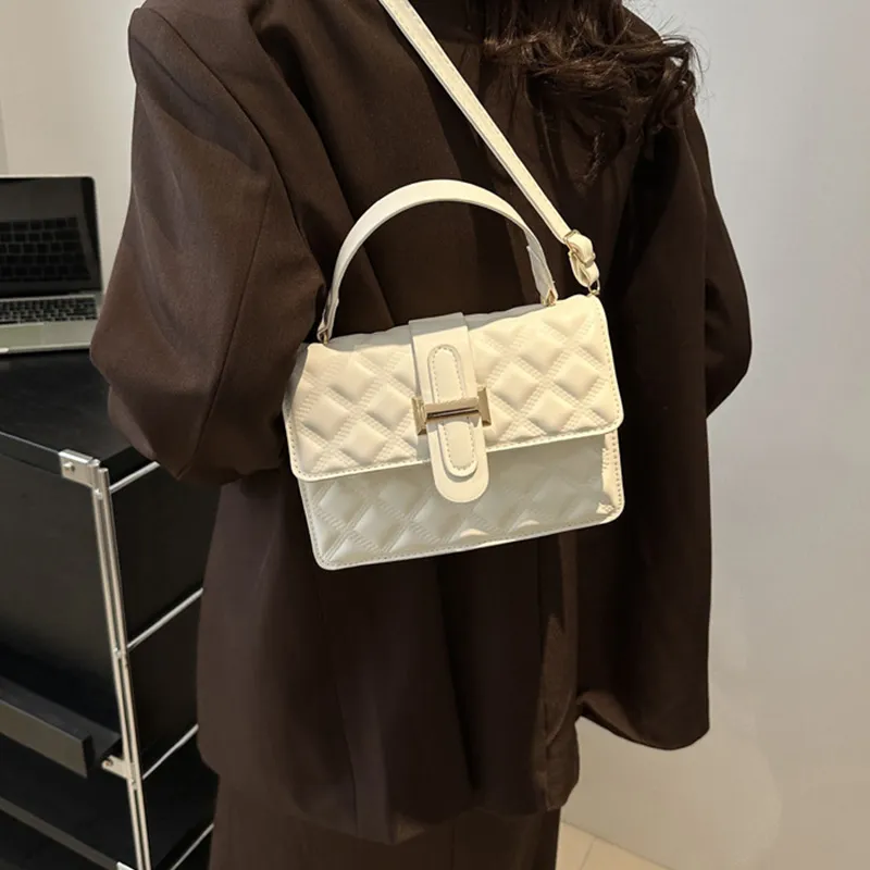 Meow in the grass Handbags-9