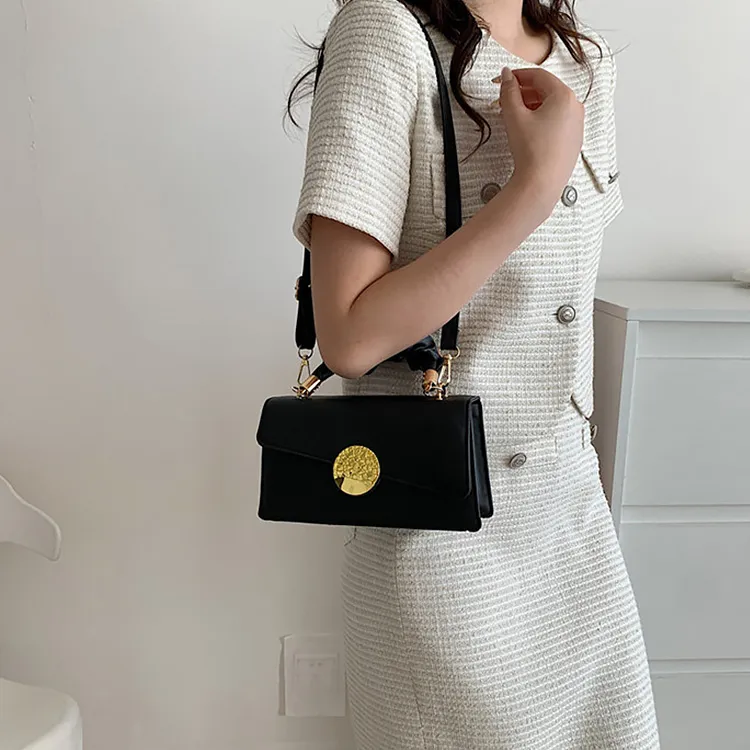 Meow in the grass Handbags-2