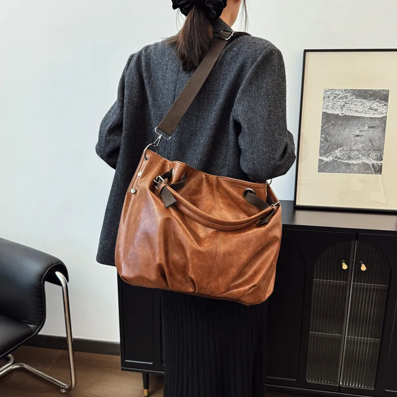 Meow In The Grass PU Shoulder Bag Women's Brown/Coffee-2