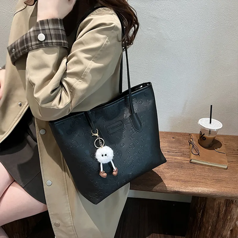 Meow In The Grass PU Shoulder Bag Regular Unisex Black/Pink/Khaki-2