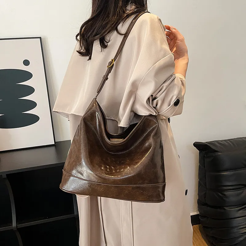 Meow In The Grass PU Shoulder Bag Regular Women's Coffee/Ecru/Brown/Black-1