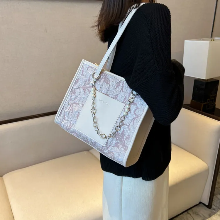 Meow in the grass Shoulder Bags-18