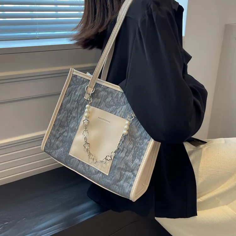 Meow in the grass Shoulder Bags-5