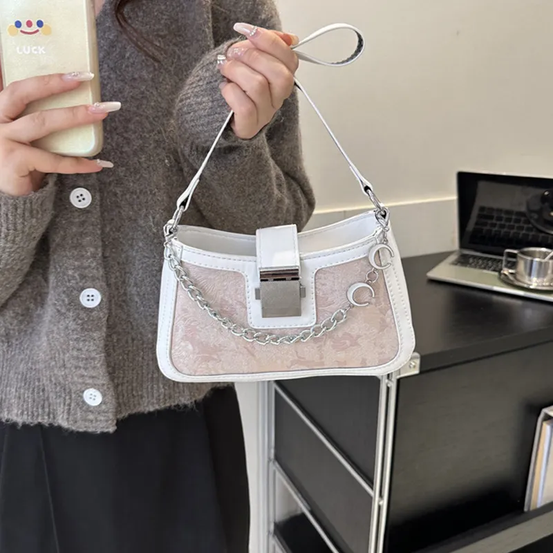 Meow in the grass Shoulder Bags-13