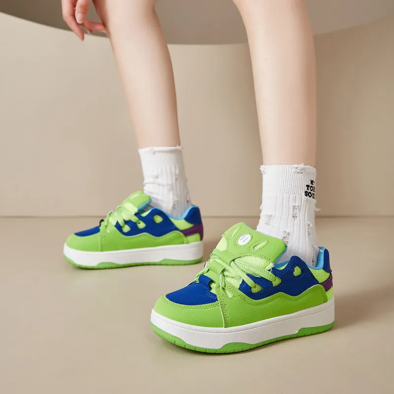 Little Red Man Low-Top Skateboard Shoes Women's-9