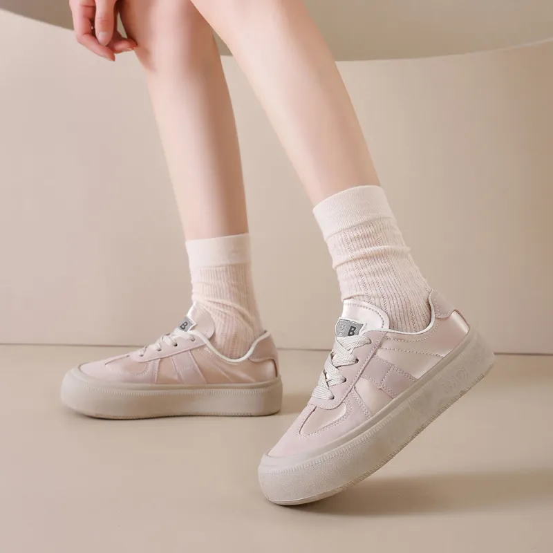 Little Red Man Low Top Skateboard Shoes Women's-8