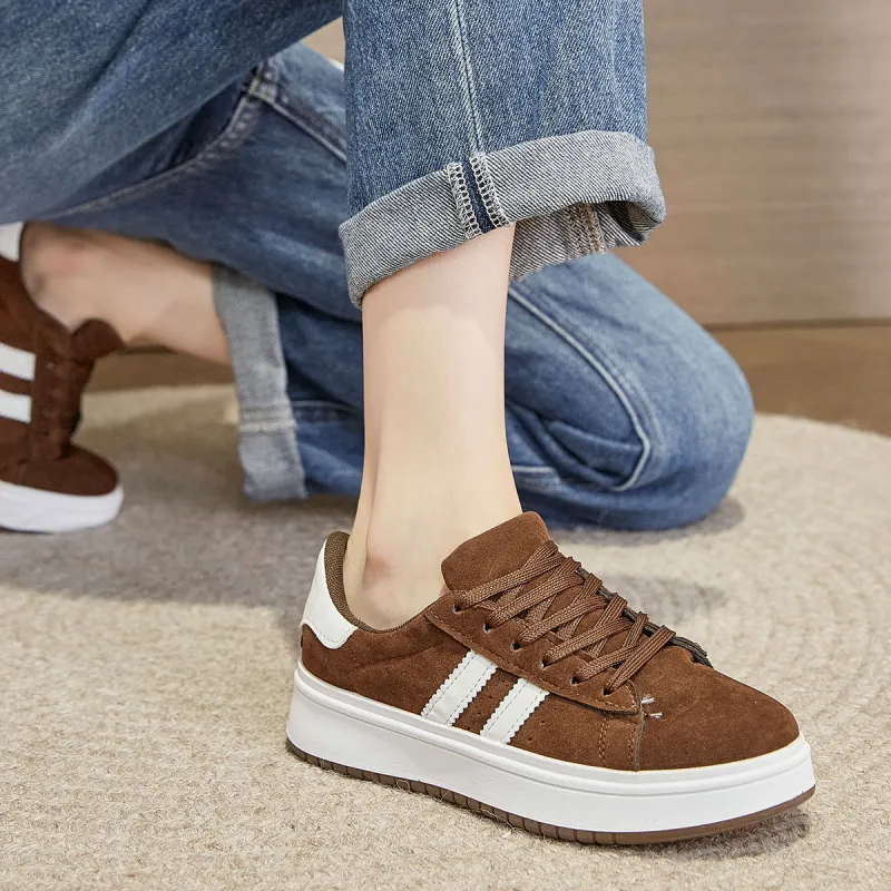 Little Red Man Low Top Skateboard Shoes Women's Coffee-2