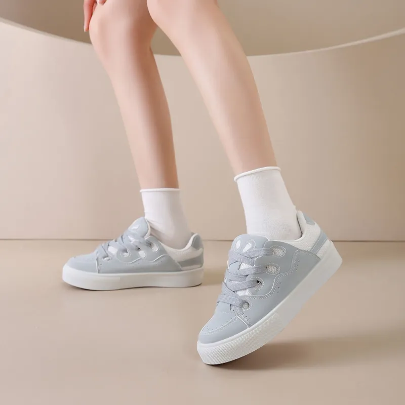 Little Red Man Slip Resistant Low Top Skateboard Shoes Women's Ice Blue-4