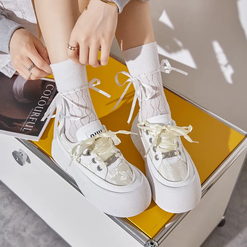 Little Red Man Low Top Skateboard Shoes Women's-7
