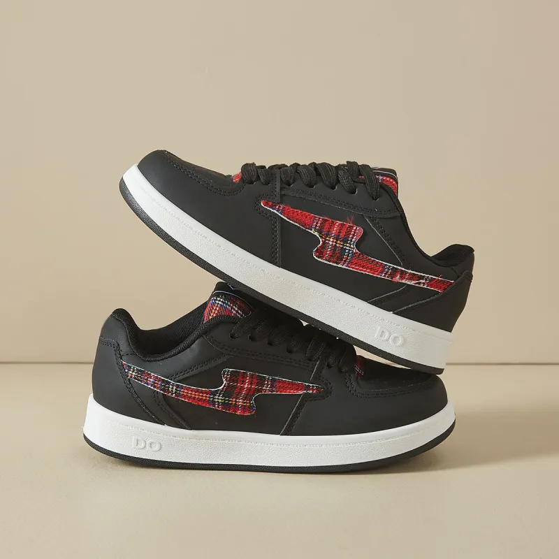 Little Red Man Slip Resistant, Abrasion Resistant, Breathable Low Top Skateboard Shoes Black-2