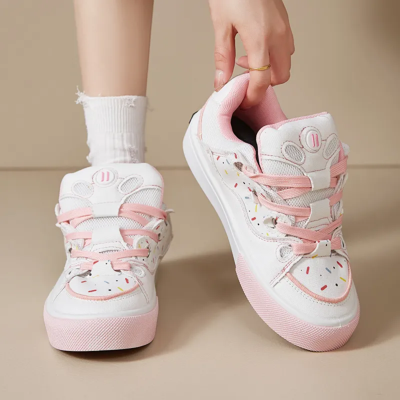 Little Red Man Low Top Skateboard Shoes Women's Pink-3