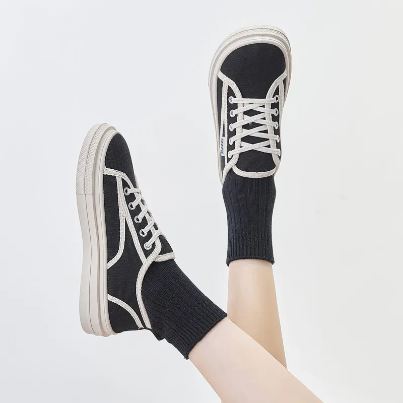Little Red Man Non slip Lightweight Low Top Skateboard Shoes Women's Black-3