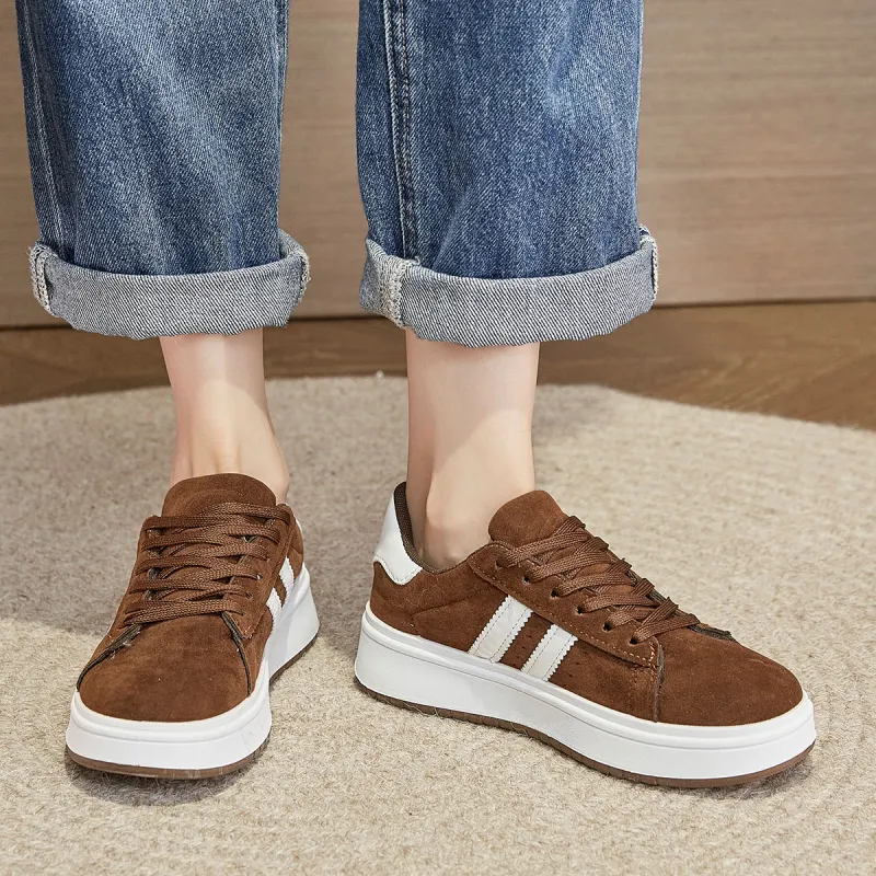 Little Red Man Low Top Skateboard Shoes Women's Coffee-3