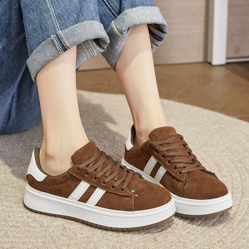 Little Red Man Low Top Skateboard Shoes Women's Coffee-1