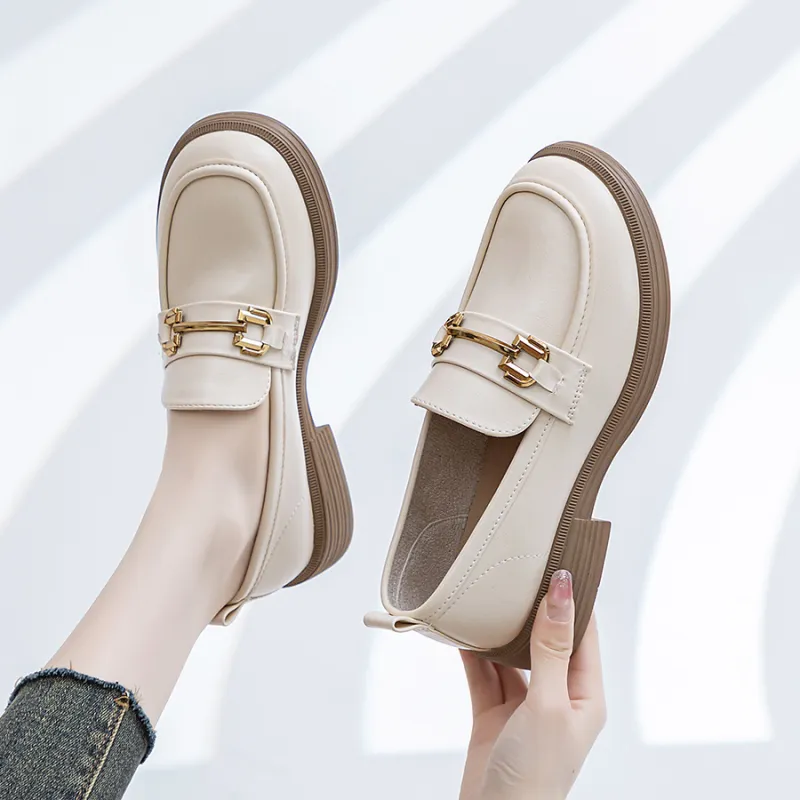 Medd Loafers Women's Low Top Beige/Black-5
