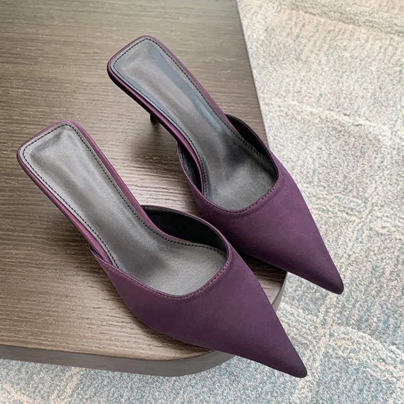 AFJI Closed Toe Slippers Women's-8