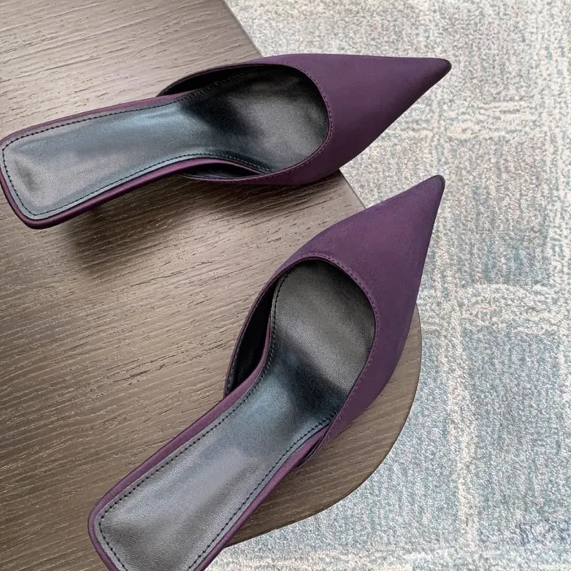 AFJI Closed Toe Slippers Women's-6