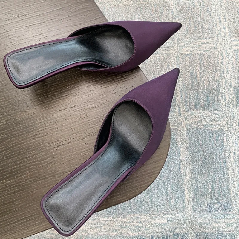 AFJI Closed Toe Slippers Women's-9