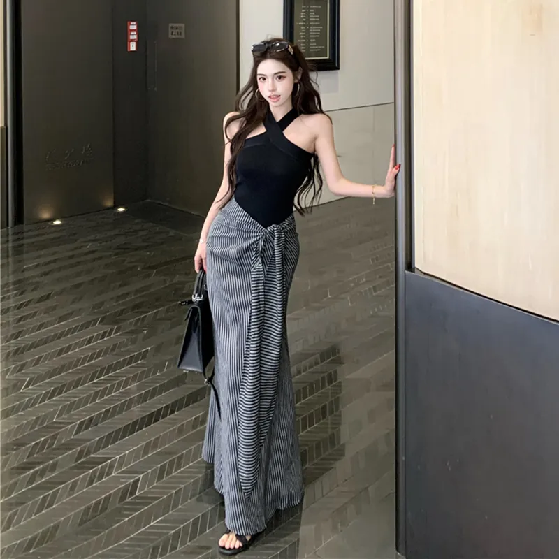 Garbege Two Piece Skirt Sets Women's Black Top Stripes Skirt Set-2