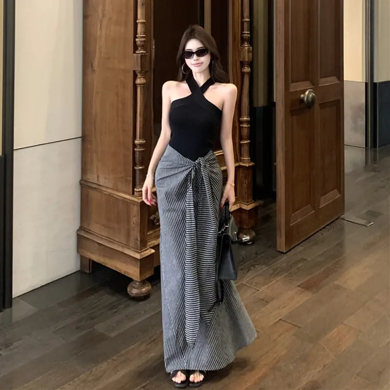 Garbege Two Piece Skirt Sets Women's Black Top Stripes Skirt Set-3