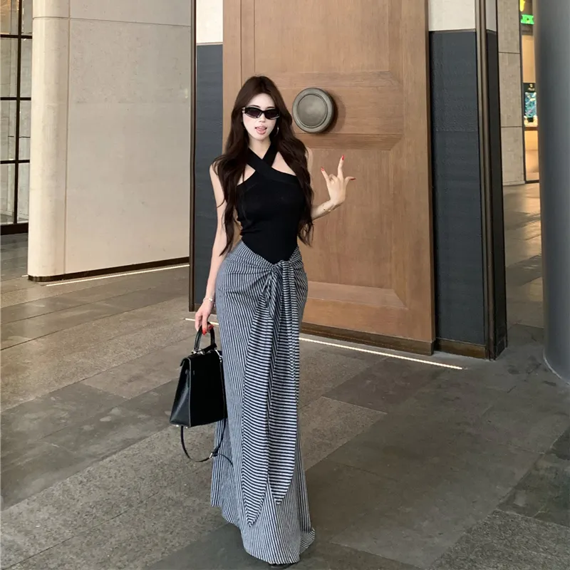 Garbege Two Piece Skirt Sets Women's Black Top Stripes Skirt Set-1