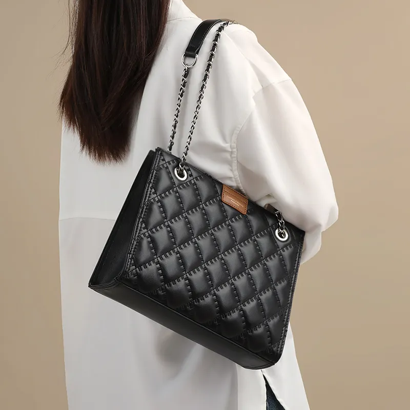 COMELY Cow Leather With Synthetic Leather Chain Bag, Tote Bag, Shopping Bag, Shoulder Bag Medium Size Women's Black-3
