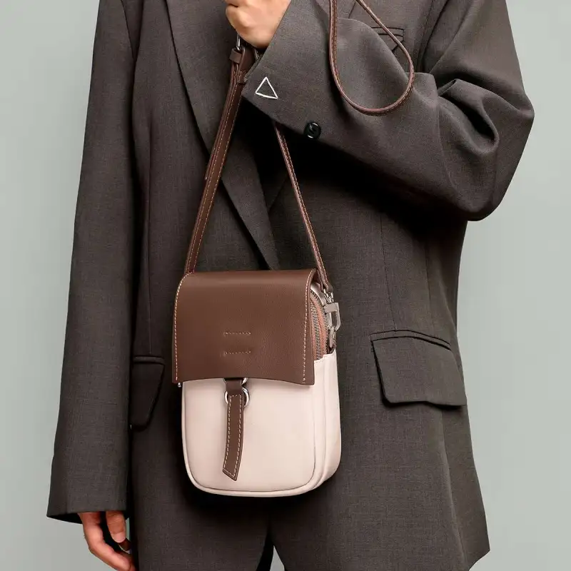 COMELY Crossbody Bags White & Coffee-4