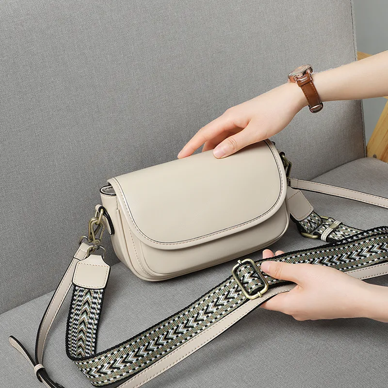 COMELY Cow Leather Shoulder Bag Regular Women's White-4