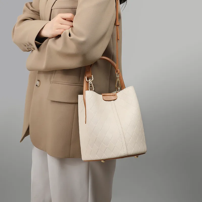 COMELY Cow Leather One Shoulder Handbag Women's Ecru-4