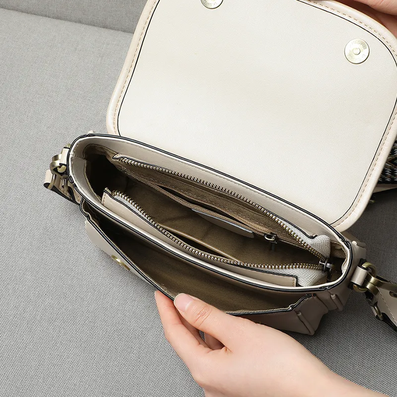 COMELY Cow Leather Shoulder Bag Regular Women's White-5