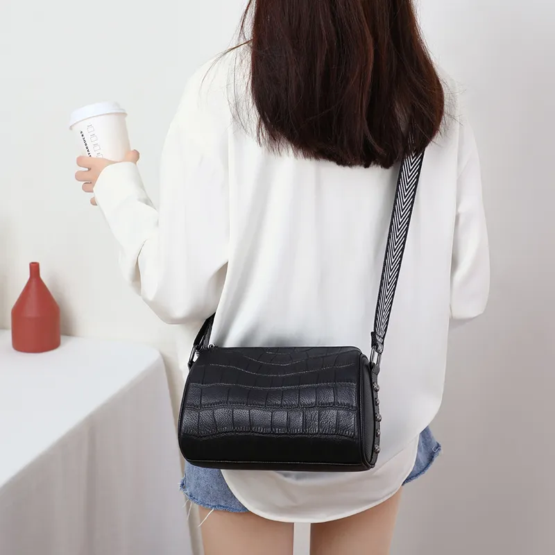 COMELY Cow Leather Patchwork Synthetic Leather Pillow Bag Shoulder Bag Regular Women's Extreme Night Black-1