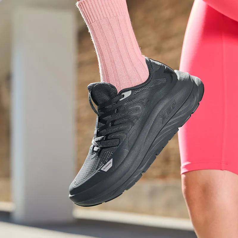 XTEP Abrasion Resistant Coverage Lightweight Low Top Sprint Running Shoes Women's Coal Black/Black-11