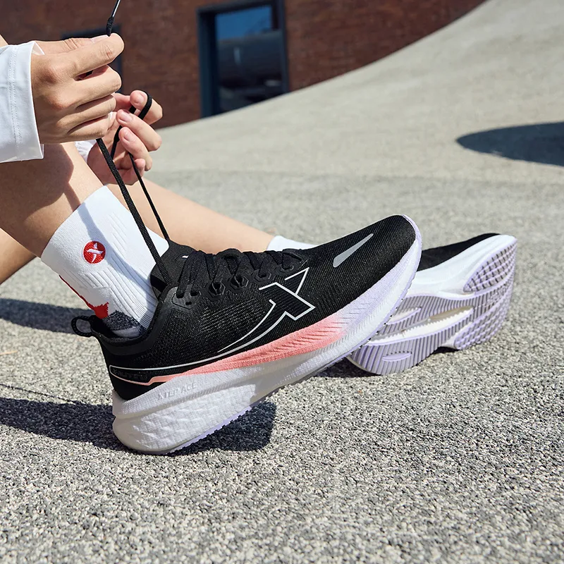 XTEP Five point Speed 2.0 Cushioning Low Top Long Distance Running Shoes Women's Black-11