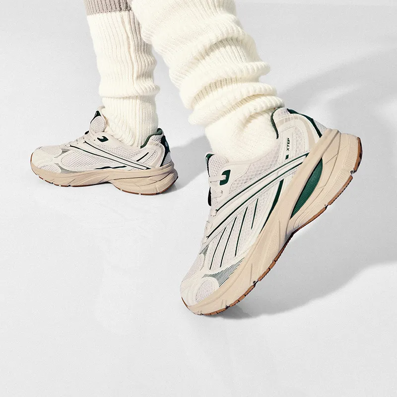 XTEP Small Basque Lightweight Low Top Casual Shoes Women's White Sand Gray/Forest Green-8