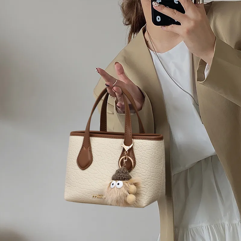 MILLIE'S Cow Leather Shoulder Bag, Crossbody Bag, Handbag, Tote Bag Regular Women's Ecru Coffee-4
