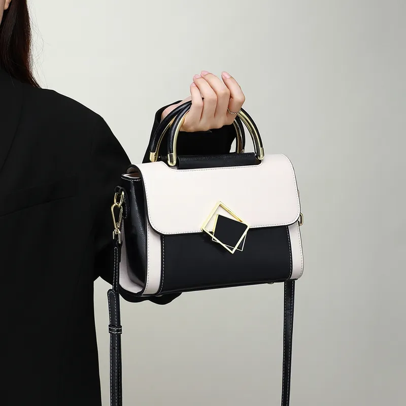 Millies Handbags Black & White-3